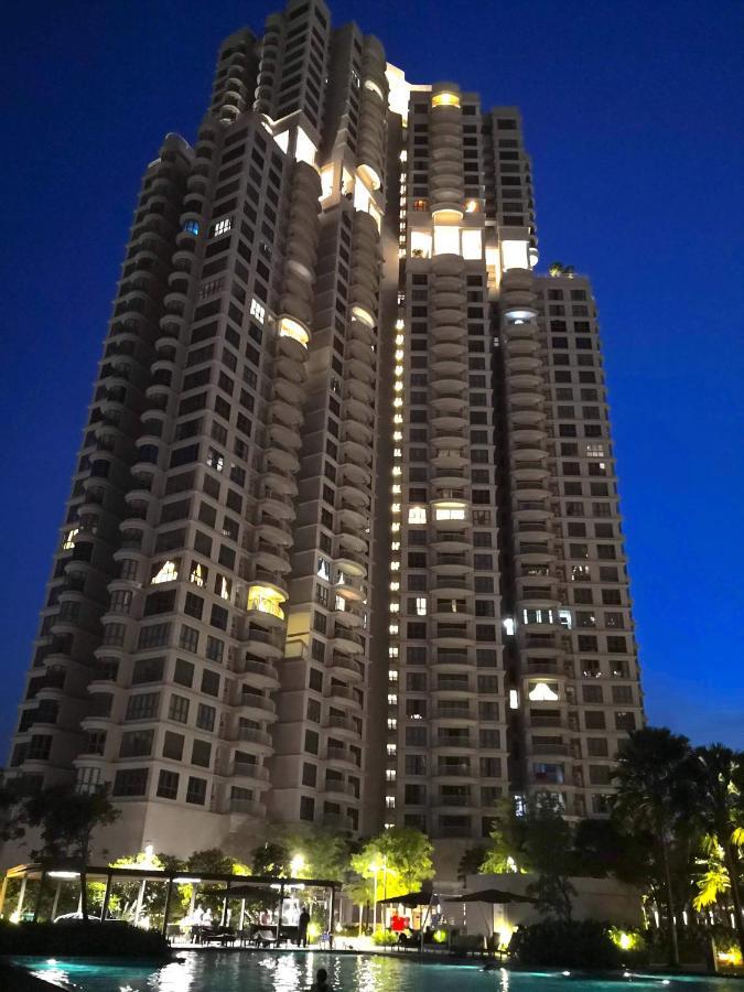Teega Suites @ Ph Нусаяя Екстер'єр фото